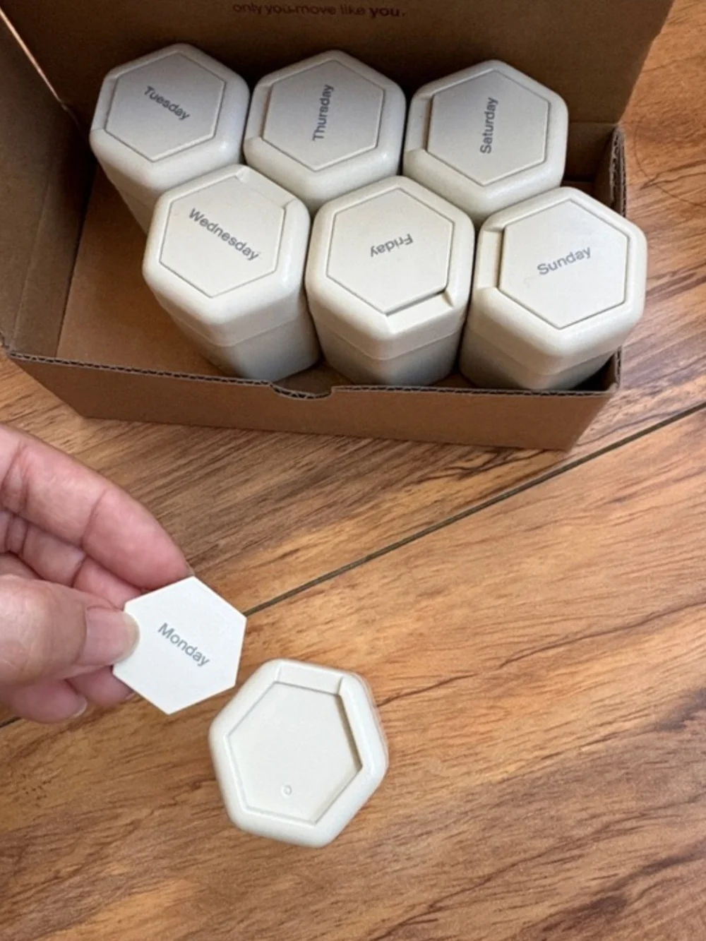 BRAND NEW Cadence magnetic travel storage capsules - 7 day weekly set